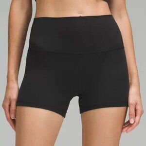 Lululemon Black 4" Short Size 6 NWT